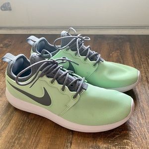 Women’s Nike Roshe 8.5